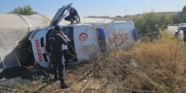 ambulans-kaza-yapti-3u-saglik-calisani-8-yarali-sozcu-gazetesi