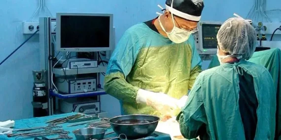 Tüp Mide Ameliyatı Soruşturması: Hekimlikten Men Edilen Doktorun Üç Ölümle İlişkilendirildiği İddia Edildi