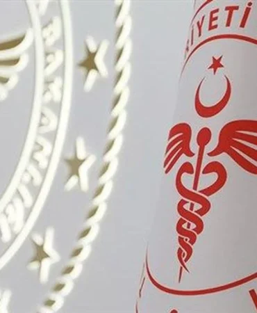 Sağlık Bakanlığı’ndan Kurumsal Kimlik ve Yeni Kıyafet Standartları: Tüm Personel İçin Tek Tip Uygulama Geliyor 88 saglik-bakanligina-alinacak-iscilerin-dagilimi-belli-oldu