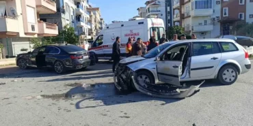 il-saglik-mudurlugu-araci-kaza-yapti-2-saglik-calisani-yaralandi