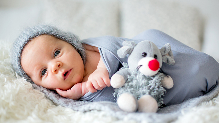 Hatice Çiçek'in bebeği hakkındaki iddiaları ve hastane koridoru temsili görseli.
