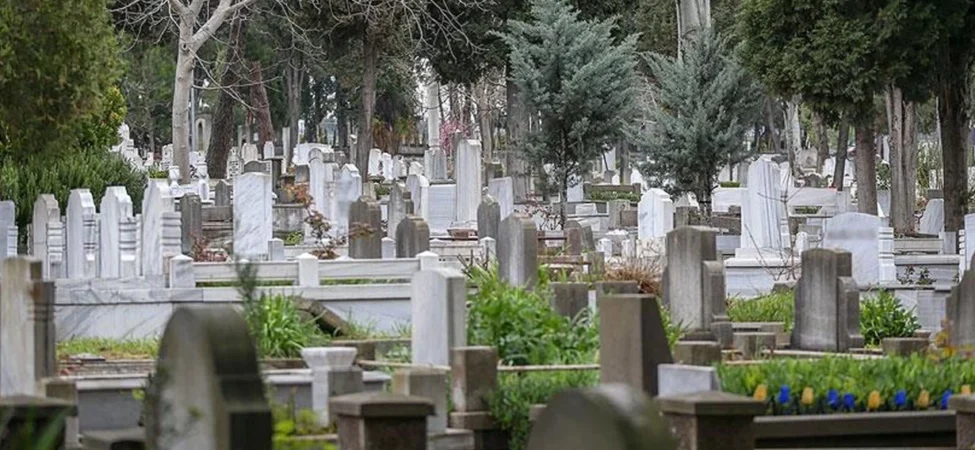 istanbulda-mezar-yerleri-tukeniyor-131-mezarlik-defin-islemlerine-kapatildi-kjge